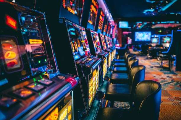 skolah toto mobile app interface showing live blackjack table and account dashboard